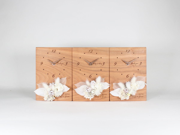 結婚式の両親プレゼント 三連時計【Fleur mimi】フラワーアレンジメントはすべてオリジナル、縦型のフルール三連時計。