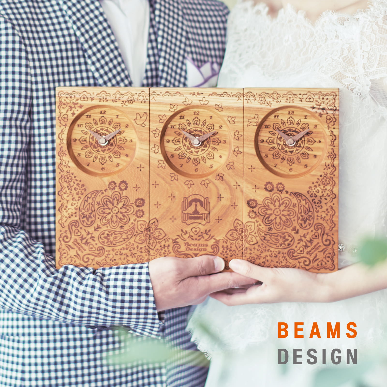 【BEAMS DESIGN】ペイズリー柄をアレンジした独自のデザインの三連時計