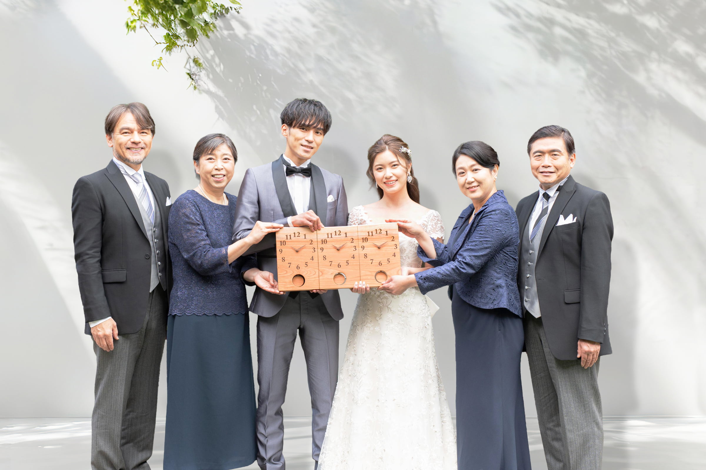 結婚式の両親プレゼント 感謝と絆を贈る三連時計
